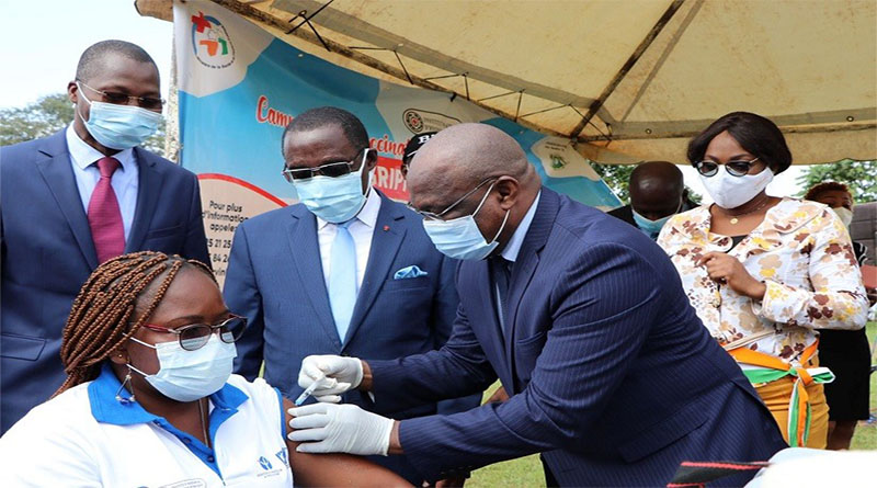le ministre de la santé lance la 2ème phase de campagne de vaccination des agents de santé du public