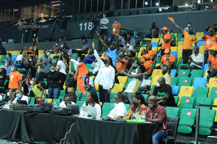 Afrobasket Kigali 2021/Les supporters ivoiriens poussent les éléphants à la victoire