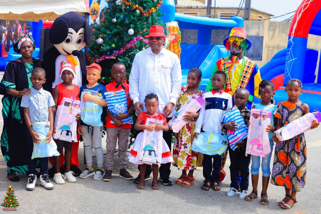 Anyama/ Arbre de Noël/Amidou Sylla donne le sourire à 500 enfants