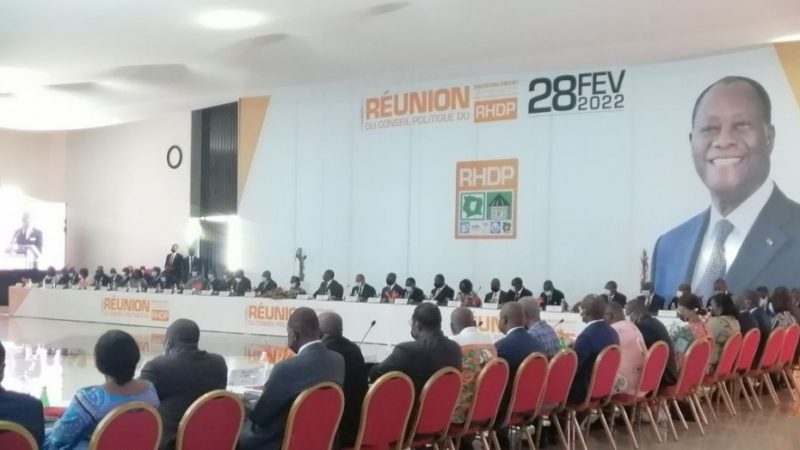 Réunion du conseil politique du RHDP hier /Ouattara dissout la direction exécutive et crée le secrétariat exécutif