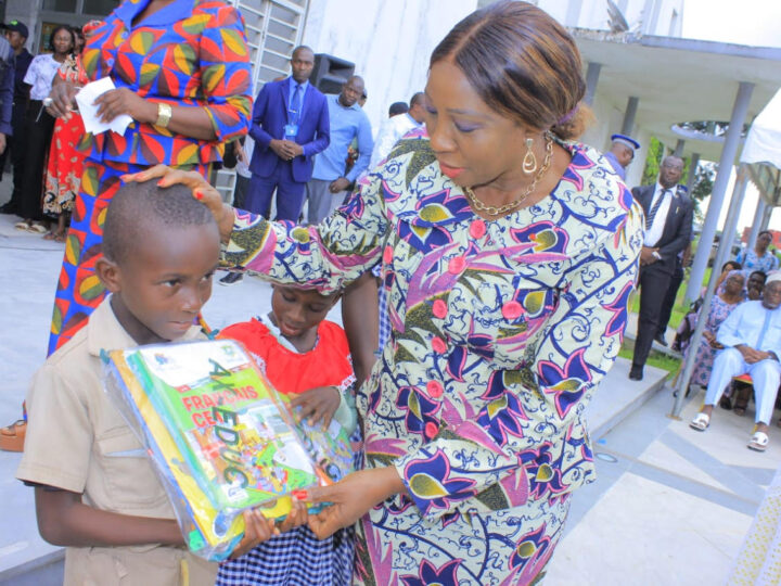 Abobo-Éducation  et actions sociales/ Kandia Camara remet 1500 kits aux élèves